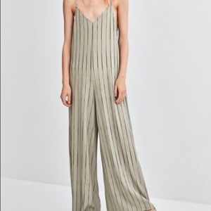 ZARA FLOWY JUMPSUIT WITH STRAPS